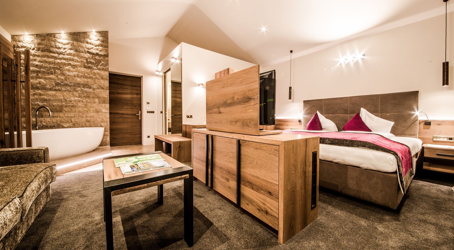 Suite moderna, vasca da bagno, hotel gourmet, Merano e dintorni